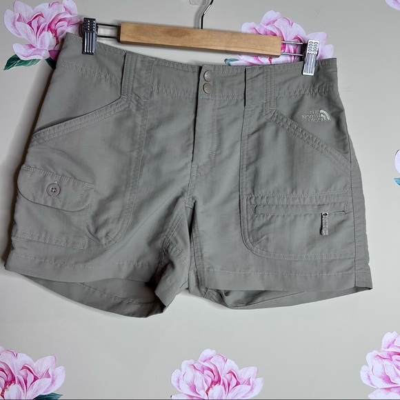 The North Face Active Hiking Shorts.  W-9 - Picture 3 of 7